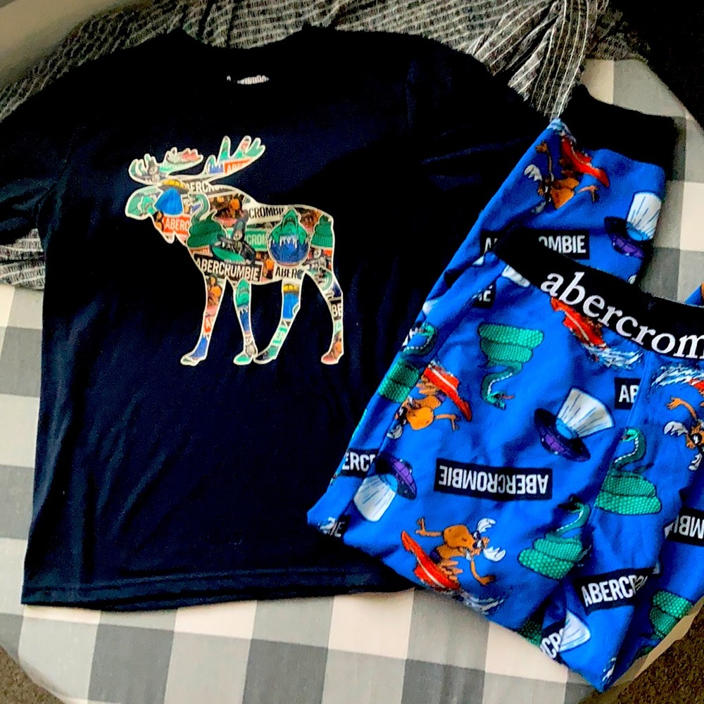 Abercrombie PJ set size 15/16 shirt can be worn with jeans to school or bottoms